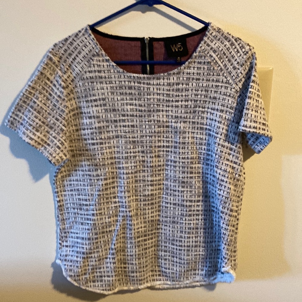 W5 M black and white top with white fringe trim waist